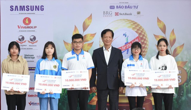 Khởi động giải golf từ thiện thường niên 'Vì trẻ em Việt Nam' lần thứ 15