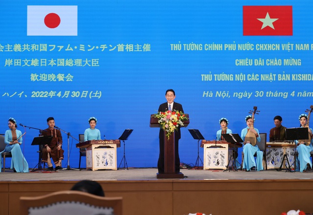 Thủ tướng Nhật Bản Kishida Fumio thăm Việt Nam: 'Chân thành, Tình cảm, Tin cậy' - Ảnh 7. Thủ tướng Nhật Bản Kishida Fumio thăm Việt Nam: 'Chân thành, Tình cảm, Tin cậy' - Ảnh 7.