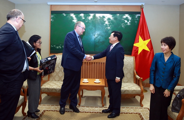 Phó Thủ tướng Thường trực Phạm Bình Minh tiếp Giám đốc điều hành Tập đoàn LEGO - Ảnh 1.