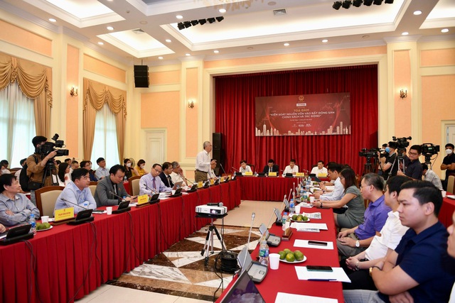 Kiểm soát tín dụng bất động sản cần linh hoạt và có lộ trình - Ảnh 1. Kiểm soát tín dụng bất động sản cần linh hoạt và có lộ trình - Ảnh 1.