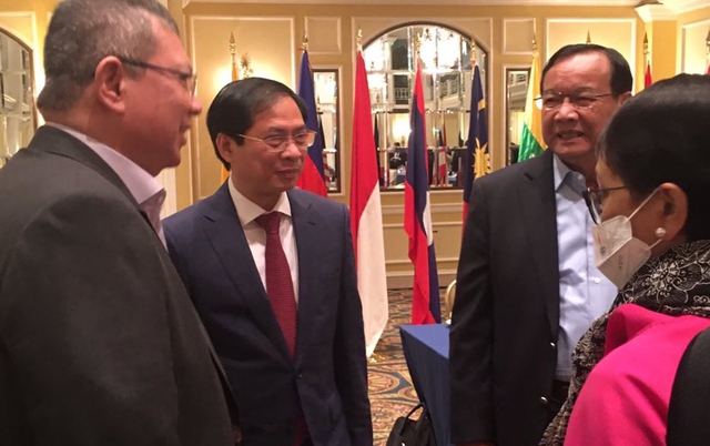 Bộ trưởng Ngoại giao các nước ASEAN họp rà soát và hoàn tất công tác chuẩn bị cho Hội nghị Cấp cao Đặc biệt ASEAN-Hoa Kỳ  - Ảnh 2.