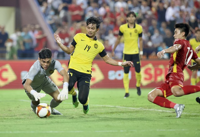 TRỰC TIẾP U23 Việt Nam-U23 Malaysia: 'Khoan phá bê tông!' - Ảnh 3.
