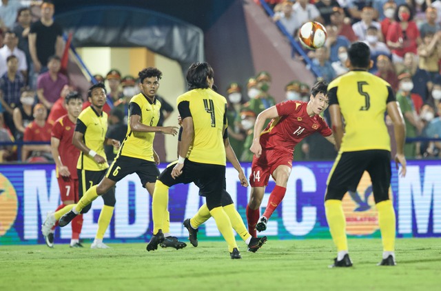 TRỰC TIẾP U23 Việt Nam-U23 Malaysia: 'Khoan phá bê tông!' - Ảnh 4.