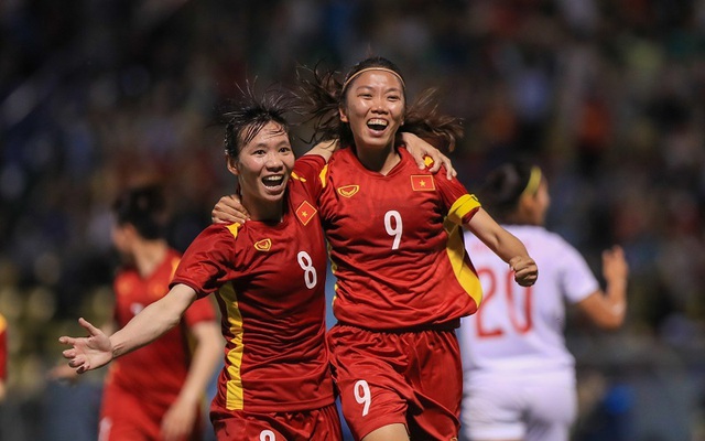 CẬP NHẬT Chung kết bóng đá nữ SEA Games 31: Sân Cẩm Phả 'nóng' từng giờ - Ảnh 1.