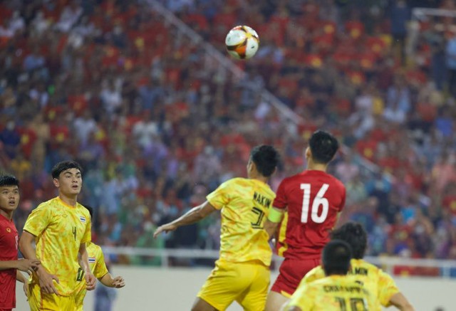 TRỰC TIẾP U23 Việt Nam gặp U23 Thái Lan: 'Chảo lửa' Mỹ Đình sẵn sàng bùng nổ đón vinh quang - Ảnh 1.