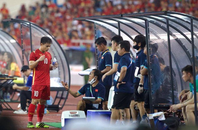 TRỰC TIẾP U23 Việt Nam gặp U23 Thái Lan: Quyết liệt, căng thẳng từng phút tại 'chảo lửa' Mỹ Đình - Ảnh 1.