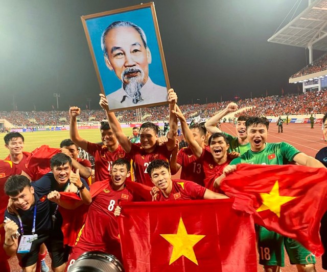 TRỰC TIẾP U23 Việt Nam gặp U23 Thái Lan: CHIẾN THẮNG TRỌN VẸN! VIỆT NAM VÔ ĐỊCH! - Ảnh 1.