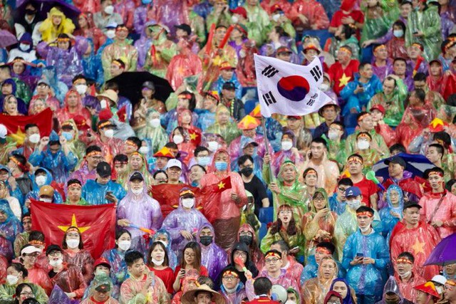 TRỰC TIẾP U23 Việt Nam gặp U23 Thái Lan: 'Chảo lửa' Mỹ Đình sẵn sàng bùng nổ đón vinh quang - Ảnh 1.