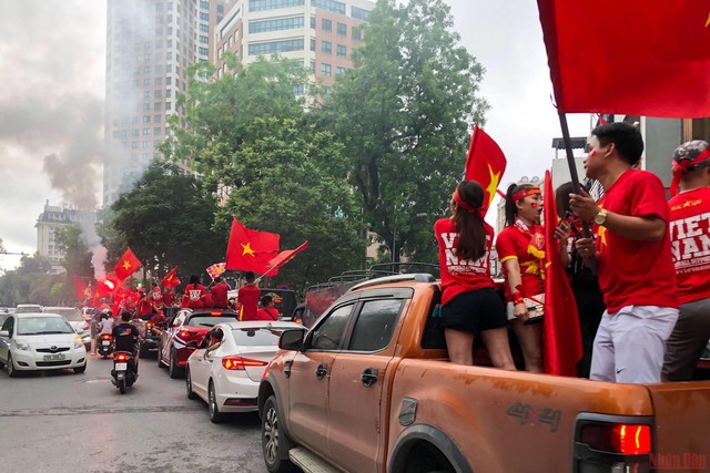 TRỰC TIẾP U23 Việt Nam đối đầu U23 Thái Lan: 'Chảo lửa' Mỹ Đình sẵn sàng bùng nổ đón vinh quang - Ảnh 6.