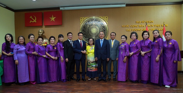 Phó Thủ tướng Vũ Đức Đam gặp gỡ cộng đồng người Việt tại Thái Lan - Ảnh 5.