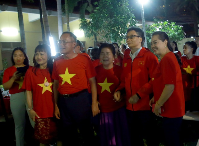Kiều bào Việt Nam ở Thái Lan chung vui cùng chiến thắng của đội tuyển bóng đá nam  - Ảnh 3.