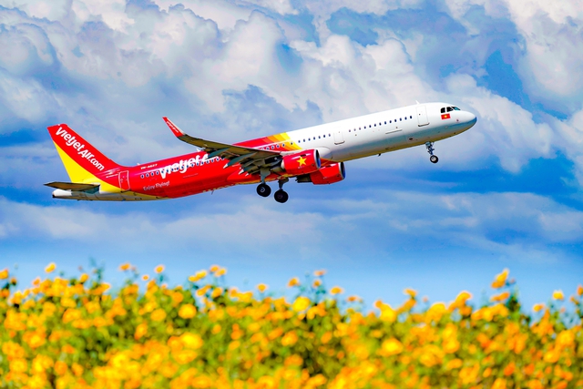 Dành tặng các cầu thủ vô địch SEA Games 1 năm bay không biên giới với Vietjet  - Ảnh 1.