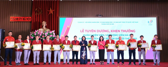 Hà Nội tuyên dương các VĐV, HLV đạt thành tích xuất sắc tại SEA Games 31 - Ảnh 2. Hà Nội tuyên dương các VĐV, HLV đạt thành tích xuất sắc tại SEA Games 31 - Ảnh 2.
