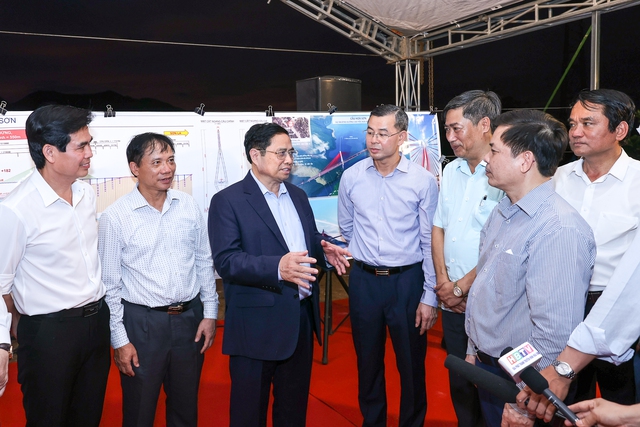 Thủ tướng khảo sát, khởi công một số công trình, dự án lớn tại Hòa Bình, Sơn La - Ảnh 6.