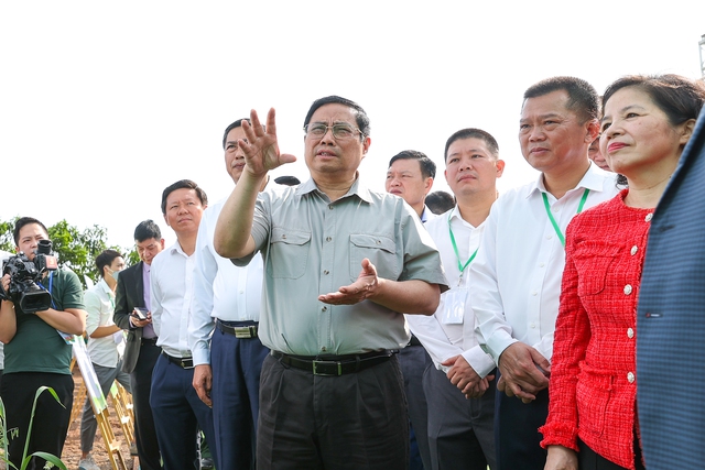 Thủ tướng khảo sát, khởi công một số công trình, dự án lớn tại Hòa Bình, Sơn La - Ảnh 2.