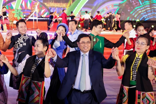 Thủ tướng dự Lễ khai mạc Festival trái cây và sản phẩm OCOP Việt Nam năm 2022 - Ảnh 13.