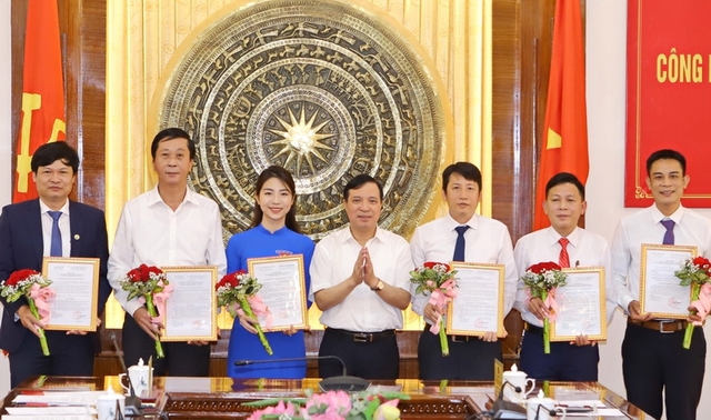 Điều động, bổ nhiệm, chỉ định nhân sự 2 tỉnh Quảng Ninh, Thanh Hóa - Ảnh 3.