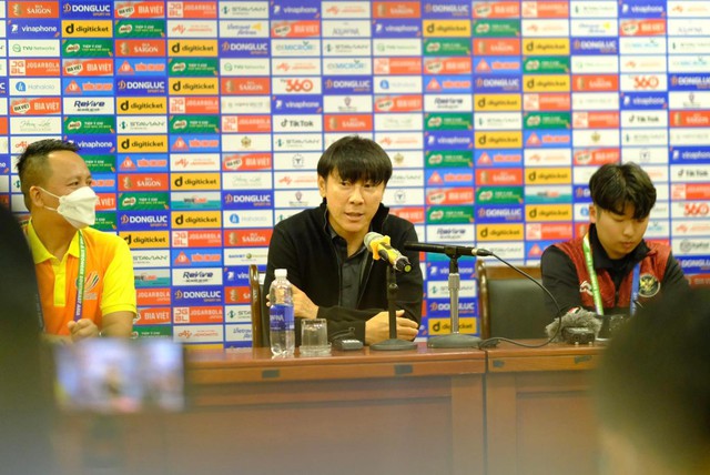 Thua đậm U23 Việt Nam, HLV Shin Tae Yong nói gì? - Ảnh 1. Thua đậm U23 Việt Nam, HLV Shin Tae Yong nói gì? - Ảnh 1.