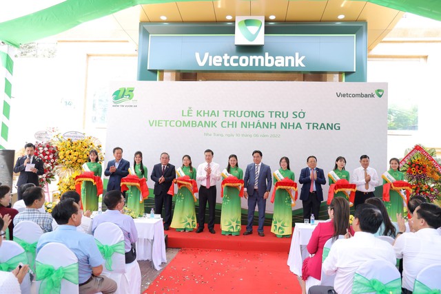 Vietcombank khánh thành các trụ sở hoạt động mới - Ảnh 1.