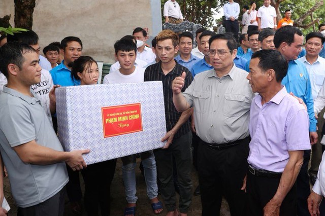 TRỰC TIẾP: Thủ tướng Phạm Minh Chính đối thoại với công nhân - Ảnh 2.