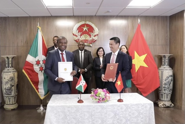 Việt Nam-Burundi ký Hiệp định miễn thị thực cho công dân mang hộ chiếu ngoại giao - Ảnh 1.