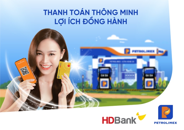 Hướng ứng &quot;Ngày không tiền mặt&quot;, HDBank và Petrolimex phát hành siêu thẻ - Ảnh 1.