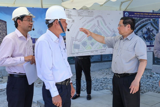 Thủ tướng khảo sát một số nhà máy, dự án công nghệ cao tại Đà Nẵng - Ảnh 12.
