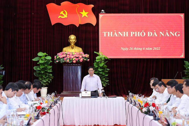 Thủ tướng Phạm Minh Chính làm việc với Ban Thường vụ Thành ủy Đà Nẵng - Ảnh 1.