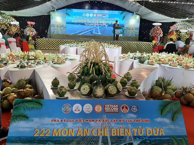 Bến Tre lập kỷ lục thế giới với 222 món ăn từ dừa - Ảnh 3. Bến Tre lập kỷ lục thế giới với 222 món ăn từ dừa - Ảnh 3.
