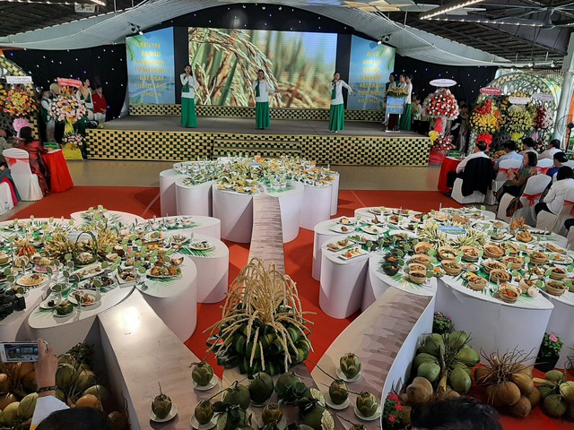 Bến Tre lập kỷ lục thế giới với 222 món ăn từ dừa - Ảnh 4.