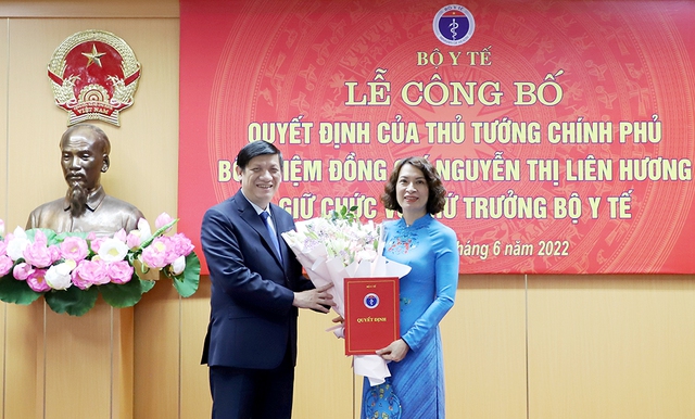 Công bố quyết định của Thủ tướng Chính phủ bổ nhiệm nữ Thứ trưởng Bộ Y tế - Ảnh 1. Công bố quyết định của Thủ tướng Chính phủ bổ nhiệm nữ Thứ trưởng Bộ Y tế - Ảnh 1.