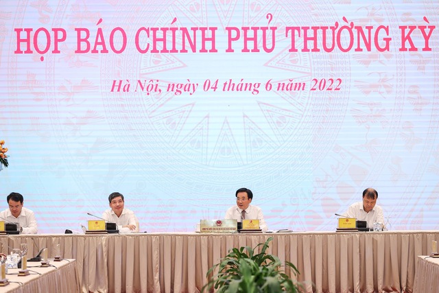 TỔNG THUẬT: Họp báo Chính phủ thường kỳ tháng 5 - Ảnh 1.