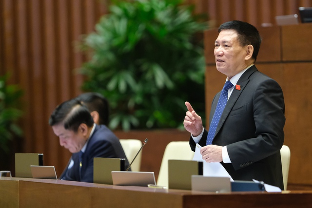 TRỰC TIẾP: Quốc hội chất vấn Bộ trưởng Hồ Đức Phớc - Ảnh 1. TRỰC TIẾP: Quốc hội chất vấn Bộ trưởng Hồ Đức Phớc - Ảnh 1.