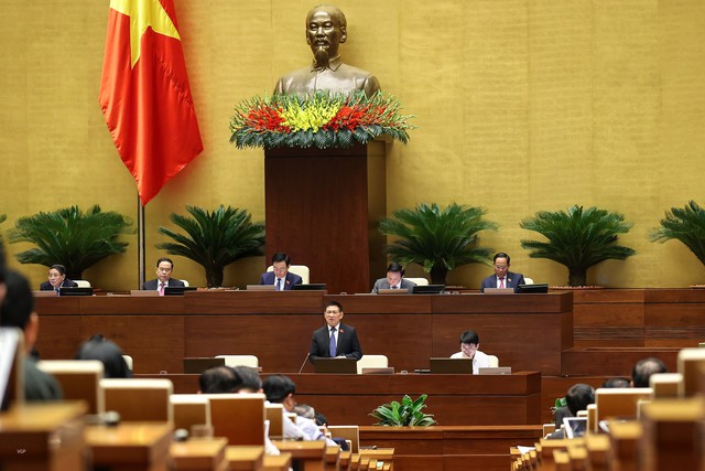 TRỰC TIẾP: Siết chặt quản lý ngăn chặn tình trạng bong bóng, thao túng, làm giá chứng khoán - Ảnh 1. TRỰC TIẾP: Siết chặt quản lý ngăn chặn tình trạng bong bóng, thao túng, làm giá chứng khoán - Ảnh 1.