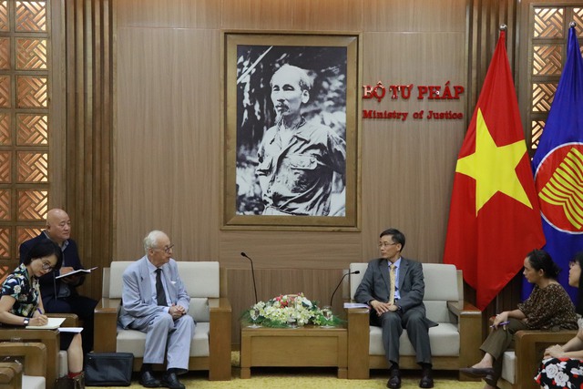 Lãnh đạo Bộ Tư pháp tiếp nguyên Chủ tịch Tòa án Quốc tế về Luật Biển - Ảnh 1. Lãnh đạo Bộ Tư pháp tiếp nguyên Chủ tịch Tòa án Quốc tế về Luật Biển - Ảnh 1.