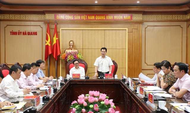 Nhọc nhằn gieo no ấm giữa lòng cao nguyên đá - Ảnh 2. Nhọc nhằn gieo no ấm giữa lòng cao nguyên đá - Ảnh 2.