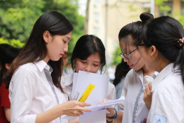 PHÍ ĐĂNG KÝ NGUYỆN VỌNG ĐẠI HỌC 2026 DAO ĐỘNG TÙY THEO SỐ LƯỢNG CHỌN