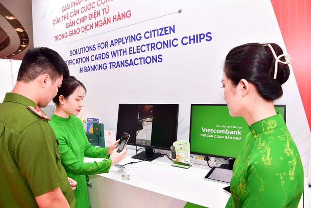 Vietcombank triển khai ứng dụng căn cước công dân gắn chip trong các giao dịch ngân hàng - Ảnh 1.