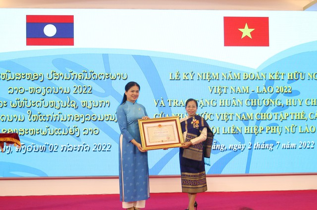 Phụ nữ Việt Nam và Lào tăng cường hợp tác hữu nghị - Ảnh 3. Phụ nữ Việt Nam và Lào tăng cường hợp tác hữu nghị - Ảnh 3.