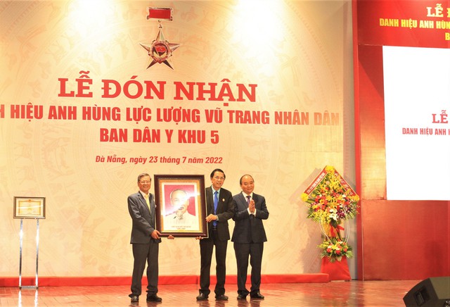 Ban Dân y Khu 5 vinh dự đón nhận danh hiệu Anh hùng Lực lượng vũ trang Nhân dân - Ảnh 3.