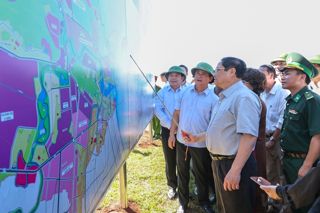 Thủ tướng khảo sát thực địa một số dự án giao thông lớn tại Nghệ An - Ảnh 5.