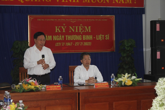 Đồng chí Phạm Bình Minh thăm, tặng quà tri ân người có công với cách mạng trên địa bàn Đà Nẵng - Ảnh 3.