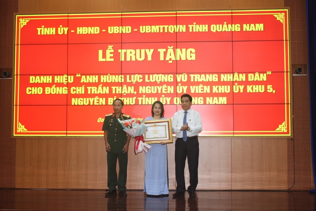 Chủ tịch Quốc hội gặp mặt tri ân người có công tiêu biểu tỉnh Quảng Nam - Ảnh 5.