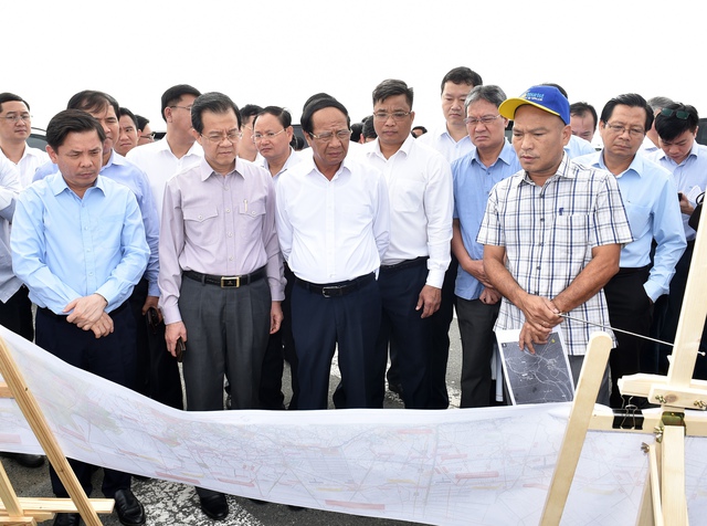 Phó Thủ tướng Lê Văn Thành kiểm tra hướng tuyến dự án cao tốc mới phía nam - Ảnh 1.