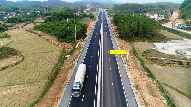 Phân cấp thực hiện 16 dự án, dự án thành phần đường cao tốc - Ảnh 1. Phân cấp thực hiện 16 dự án, dự án thành phần đường cao tốc - Ảnh 1.