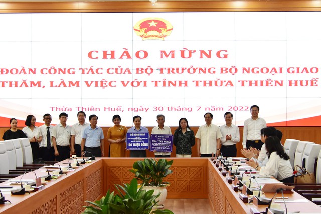 Đoàn công tác Bộ Ngoại giao làm việc với tỉnh Thừa Thiên Huế - Ảnh 4.