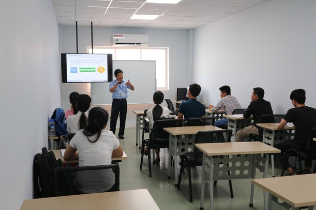 Sửa tiêu chuẩn giảng viên trong cơ sở đào tạo, bồi dưỡng cán bộ công chức, viên chức - Ảnh 1.