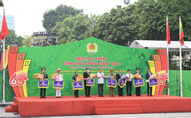 Ấn tượng đặc biệt Nhạc hội Cảnh sát các nước ASEAN+ 2022 - Ảnh 1.