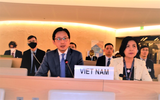 Trợ lý Bộ trưởng Bộ Ngoại giao Đỗ Hùng Việt phát biểu tại phiên họp về Quyền của phụ nữ, ngày 27/6/2022 của Khóa họp 50 Hội đồng Nhân quyền Liên Hợp Quốc - Ảnh: BNG