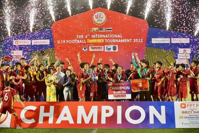 U19 Việt Nam giành chức vô địch Giải U19 báo Thanh niên - Ảnh 1.